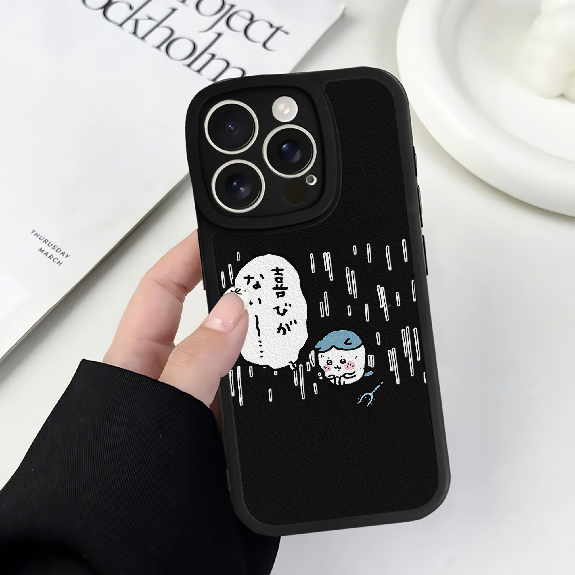 （画像用） ちいかわ ハチワレ Chii-kawa hachiware 【iPhone 16シリーズ対応】シリコンスマホケース（レザー調） 材質：シリコン